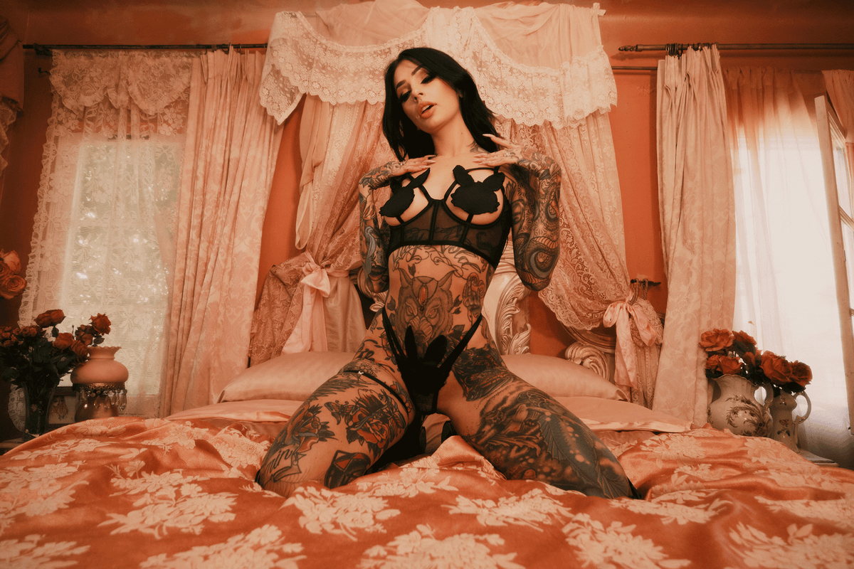 YENNY LINGERIE - BLACK